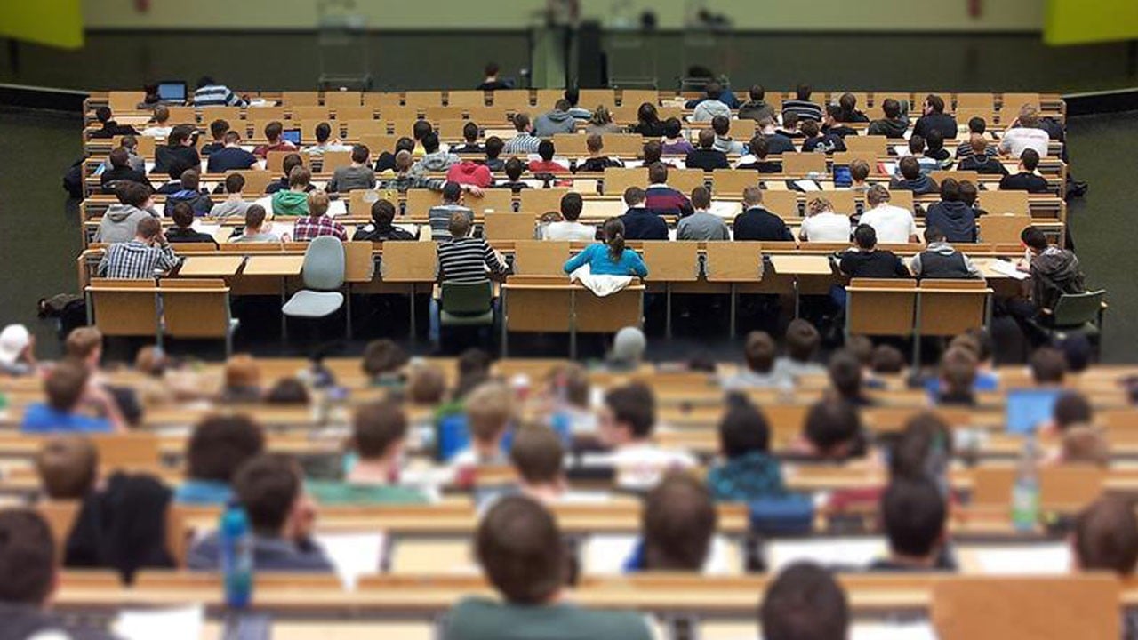 Üniversiteler 3 yıl mı olacak? Hangi bölümler 3 yıl oluyor?