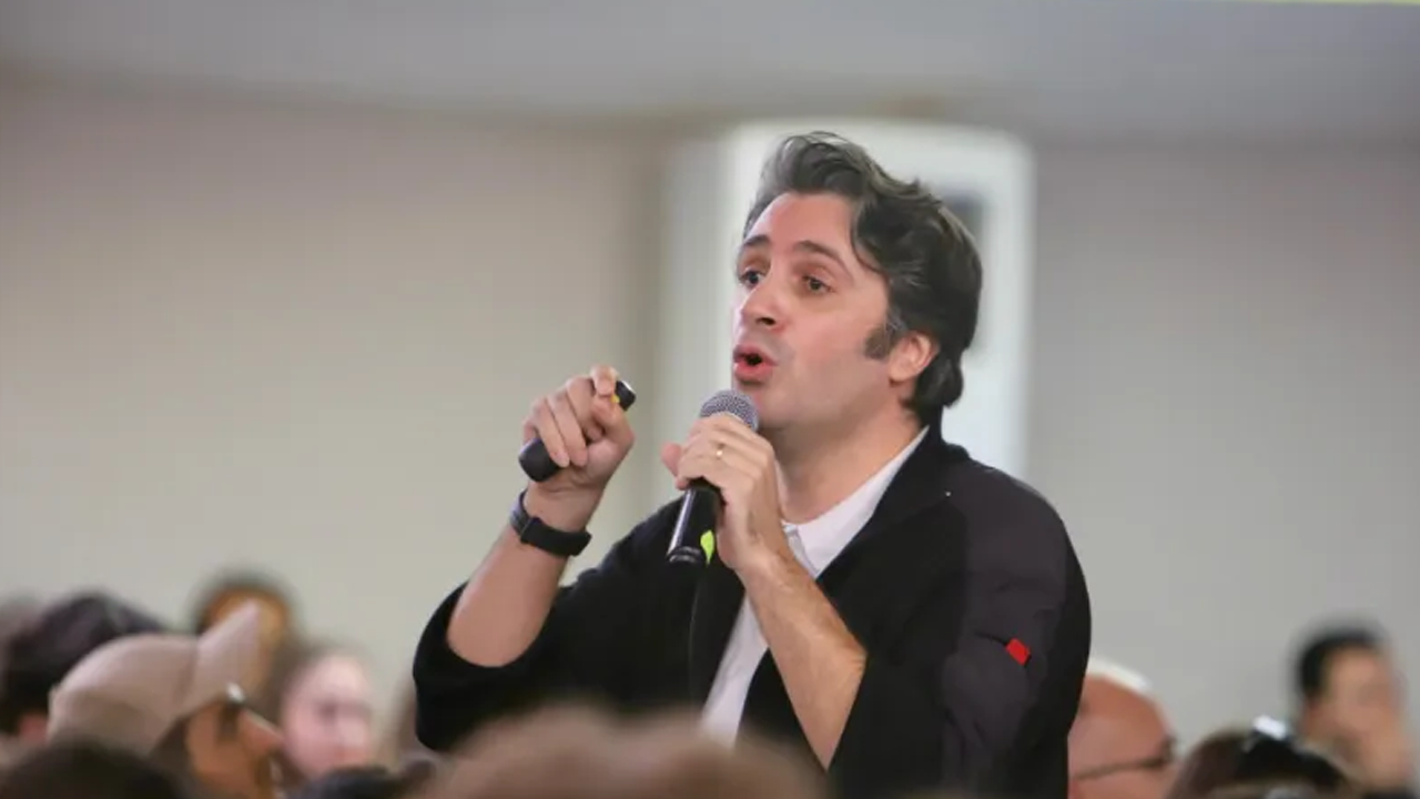 Ünlü Profesörün hesabına yanlışlıkla servet yatırıldı!