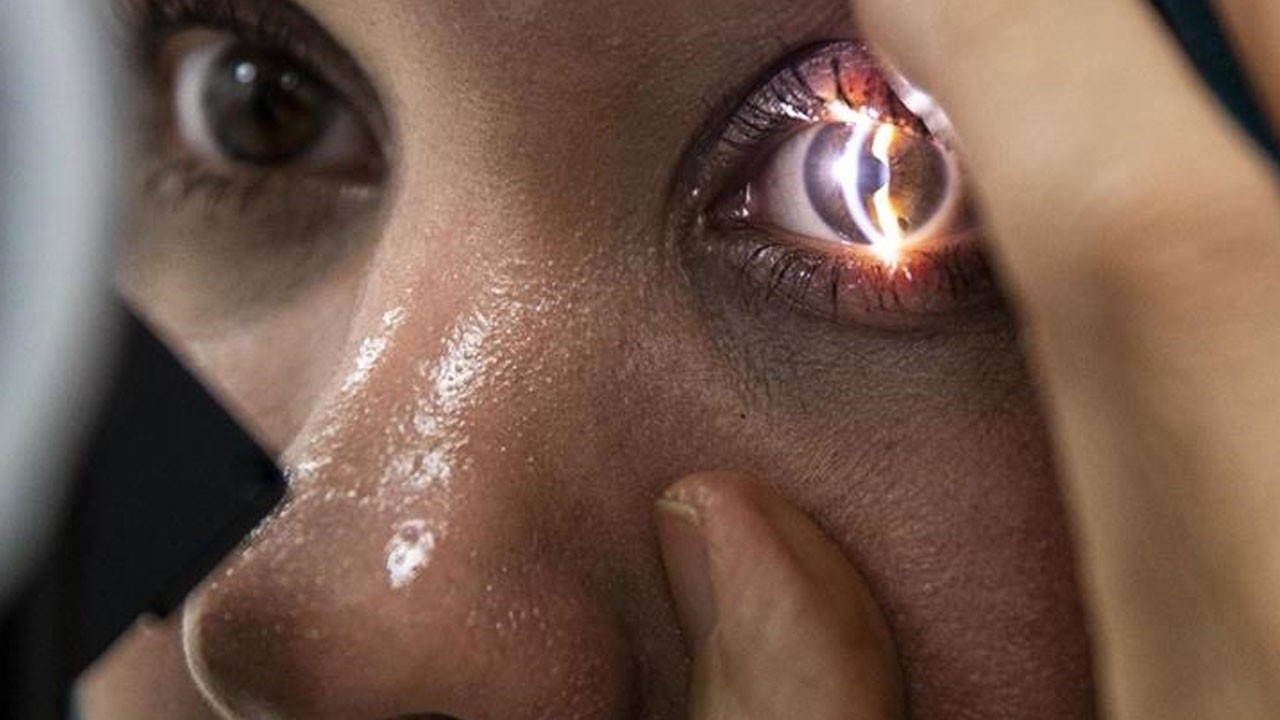 Uzman isimden kritik uyarı! Yapay zekaya danışanlar gözlerini kaybedebilir