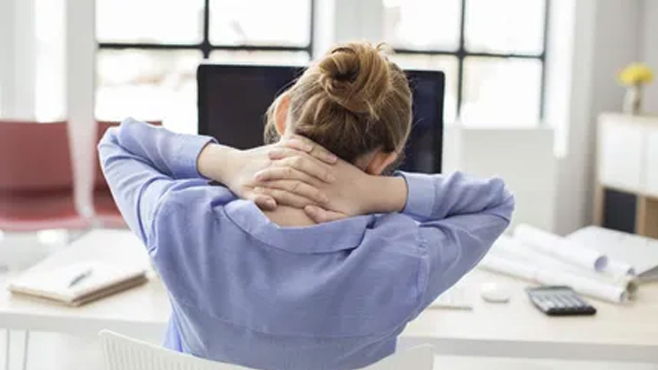 Uzmanı uyardı! İş yerinde saatlerce hareketsiz kalmayın