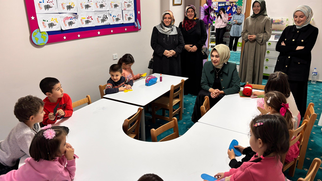 Vali eşi Berna Çiçek Kur'an kursunu ziyaret etti