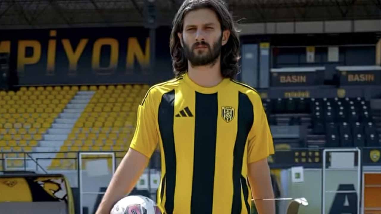 Yeşil sahalarda bahis depremi büyüyor! İzmirli iki futbolcu hakkında şok karar: Operasyonun ucu dev kulüplere uzanıyor!