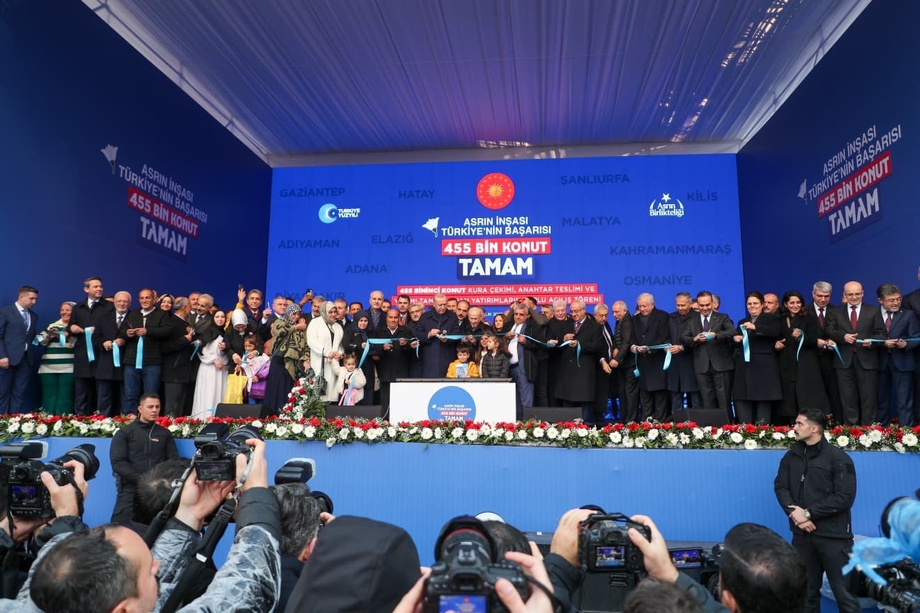 Yıkılan tarihi yapılar aslına uygun restorasyonla küllerinden doğdu