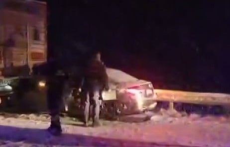 Yoğun kar kazayı getirdi: Sivas'ta 2 tır ve otomobilin karıştığı zincirleme kazada 1 ölü, 5 yaralı