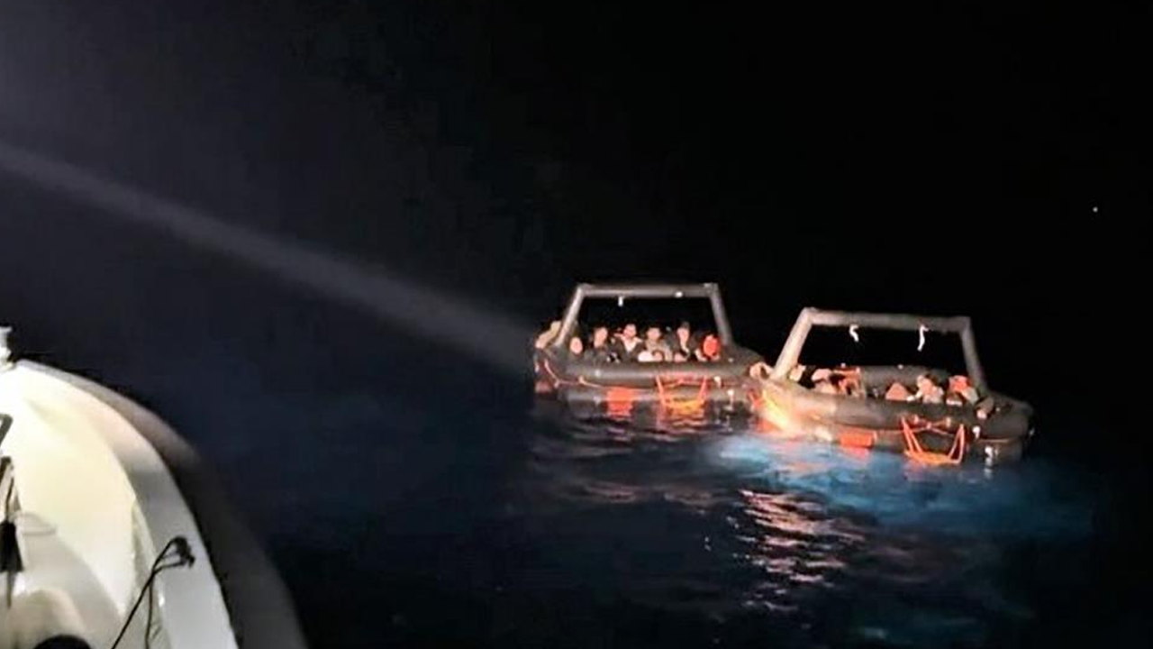 Yunanlar göçmenleri Türkiye'ye itti