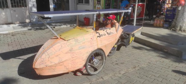 1 ay önce yola çıktı! Bu çılgın turistin yaptığını herkes yapamaz