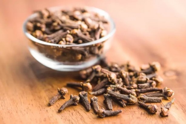 Foto - 1 dakikada diş ağrısını kesen yöntem!