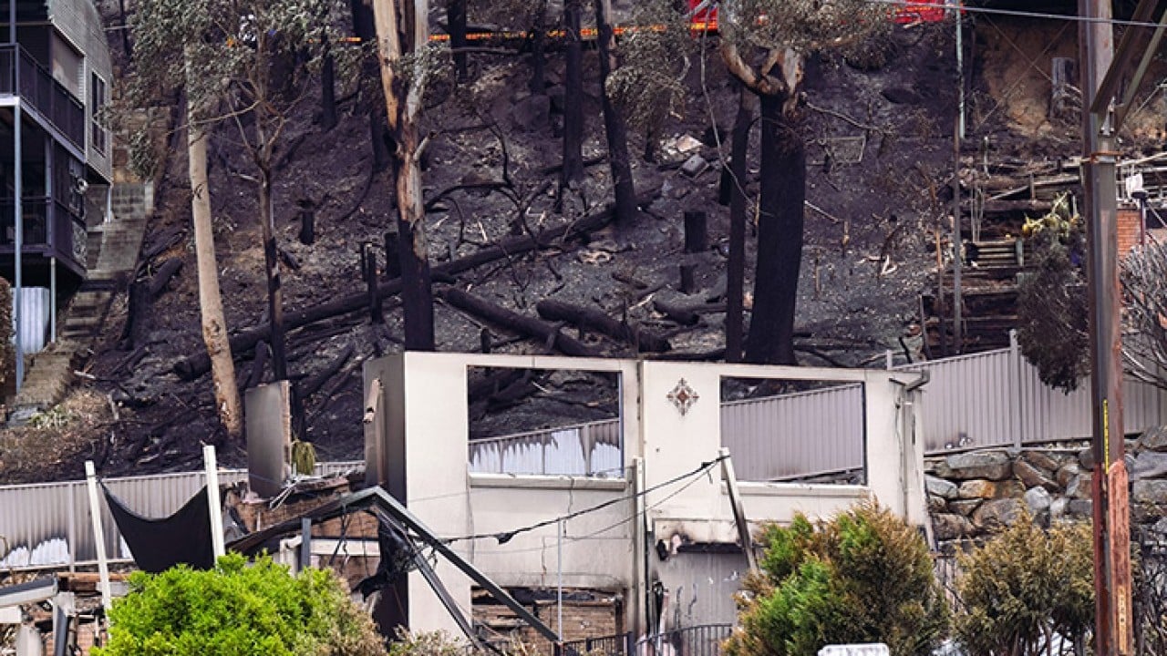 1 itfaiyeci hayatını kaybetti Avustralya’da yangın kabusu