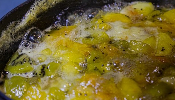 Foto - 1 kaşığı kemiklere demir yüklüyor! Vücuda girdiği anda kana karışıyor