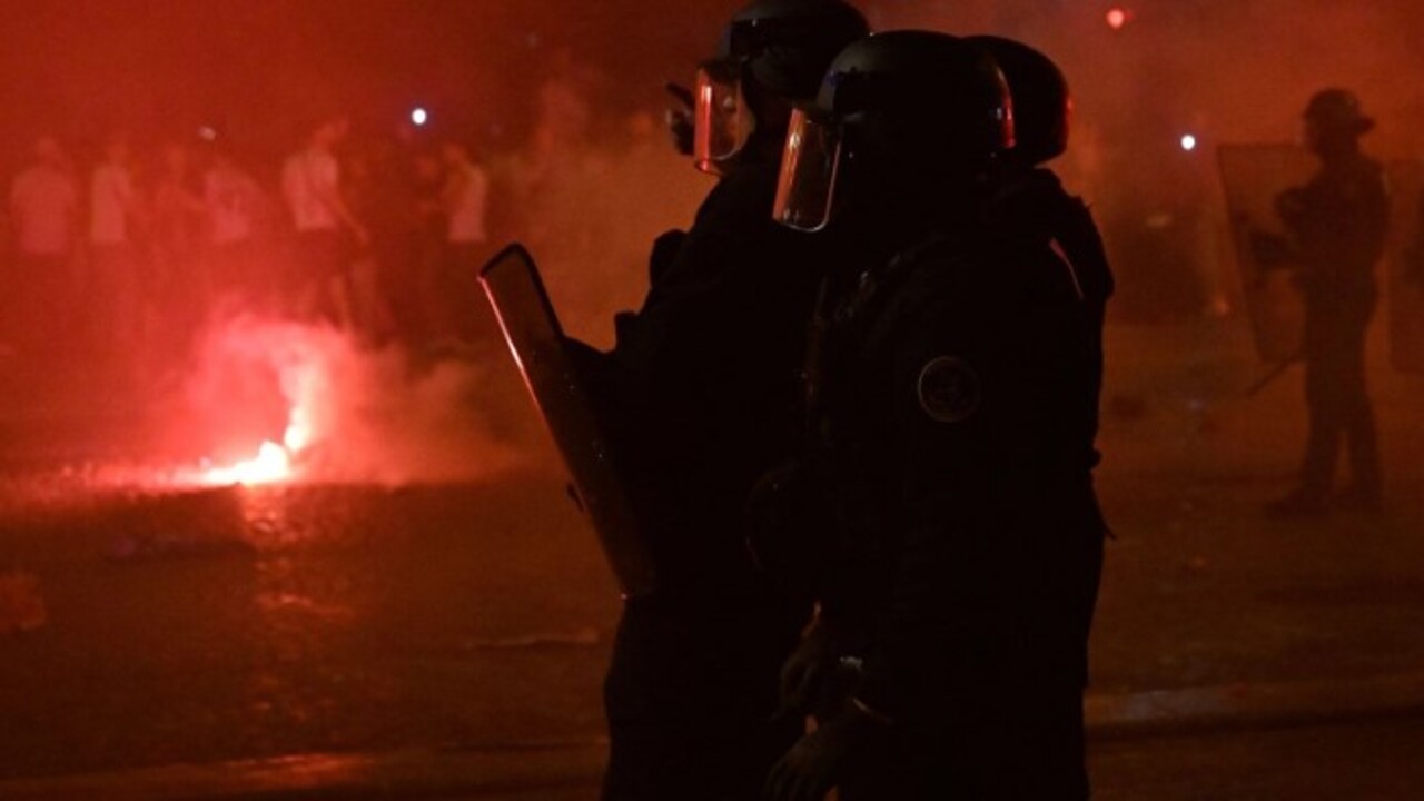 Foto - 1 kişi öldü yüzlerce gözaltı var! PSG şampiyon oldu Fransa karıştı