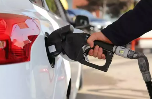 Foto - 1 lira 34 kuruşun ardından akaryakıta bir indirim daha geliyor! Depoları fulleyecekler o tarihi beklesin