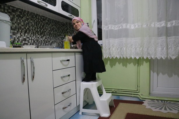 1 metre boyundaki çiftin tek bir isteği var!