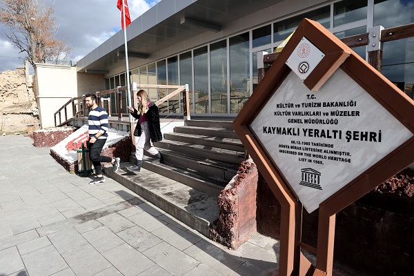 Foto - 1 milyon 495 bin turist yer altına indi