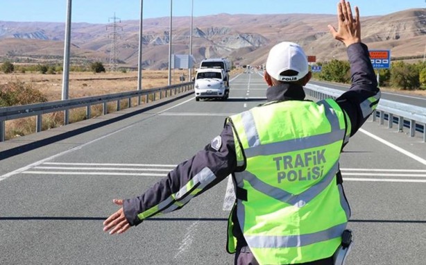 Foto - 1 milyon araca bu yüzden patır patır ceza kesildi! Aman dikkat! Siz de 9 bin 943 TL ödeyebilirsiniz 