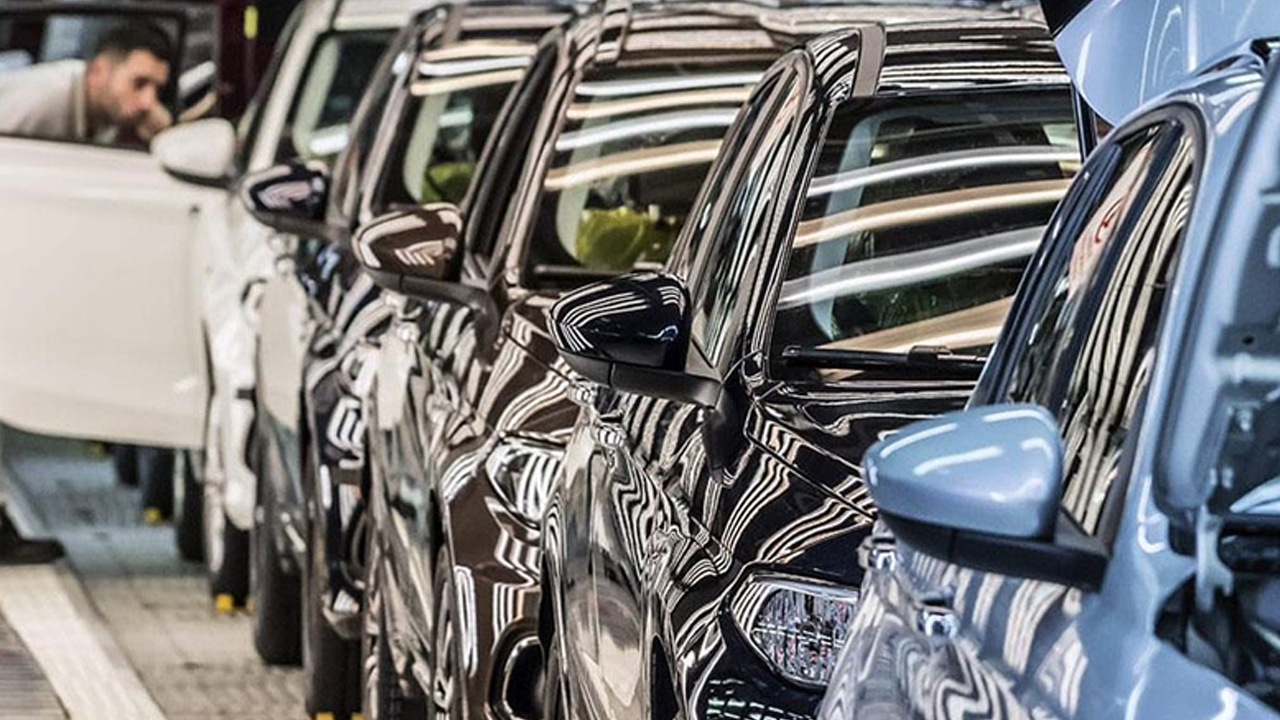 Foto - Talep patlaması! 1 milyon TL altındaki araçlar tükeniyor! Arabalar neredeyse bedavaya gidiyor