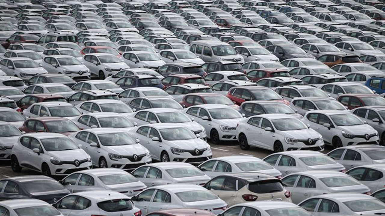 Foto - Talep patlaması! 1 milyon TL altındaki araçlar tükeniyor! Arabalar neredeyse bedavaya gidiyor