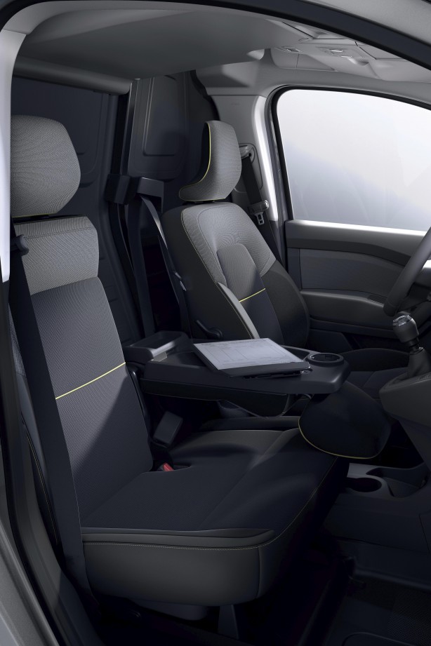 Foto - 1 milyonun altında etiket fiyatıyla bu otomobil çok satar! Renault’dan hafif ticari atağı! Yeni Kangoo Ailesi Türkiye’de! Marka Yüzde yüz elektrikli modeli de getirdi!