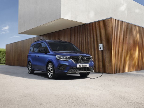 Foto - 1 milyonun altında etiket fiyatıyla bu otomobil çok satar! Renault’dan hafif ticari atağı! Yeni Kangoo Ailesi Türkiye’de! Marka Yüzde yüz elektrikli modeli de getirdi!