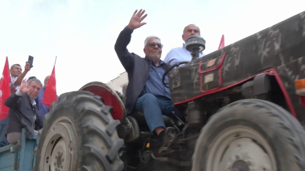 Foto - 1 TIR dolusu üzümü bedavadan dağıttılar! Bakın sebebi ne çıktı?