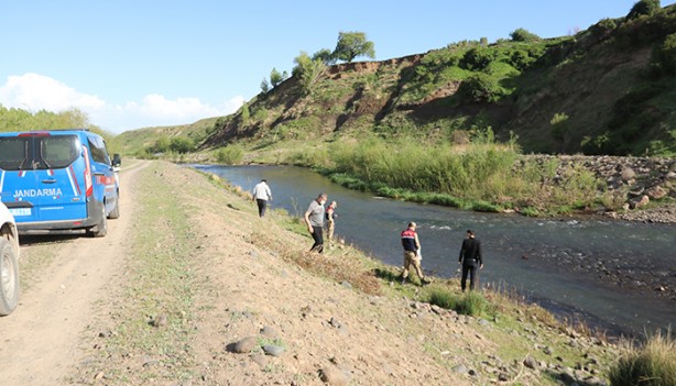 Foto - 1 ton canlı inci kefali suya bırakıldı