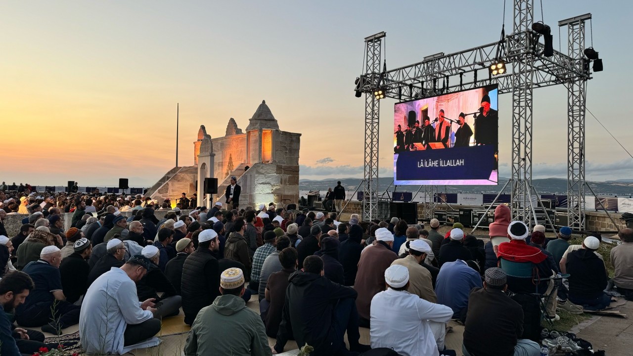 10 bin kişi merhum Esad Coşan için bir araya geldi