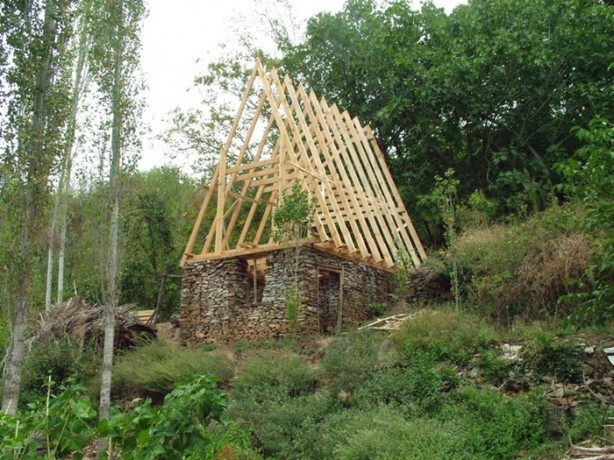 Foto - Kendilerine 10 bin liraya ev yaptılar!