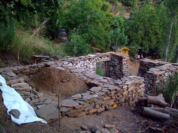 Foto - Kendilerine 10 bin liraya ev yaptılar!