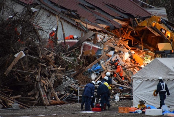 10 ev toprak altında kaldı