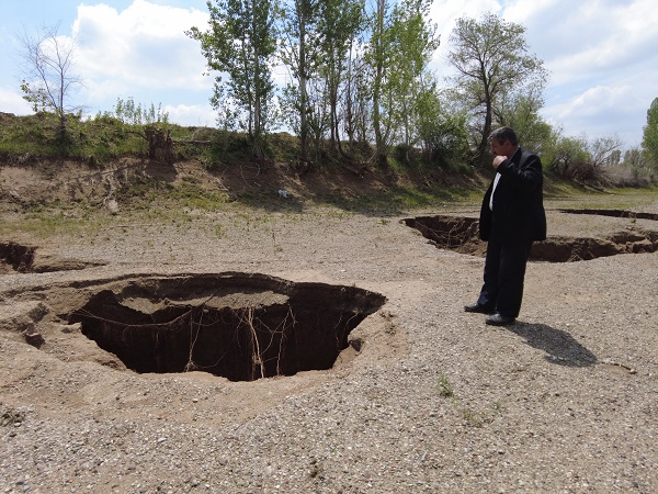 Foto - 10 metre derinliğinde! O ilimizde eş zamanlı 15 obruk oluştu