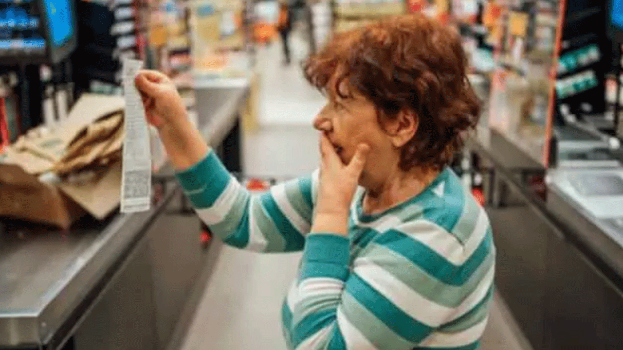 Foto - 10 saniye tutmak bile tehlikeli: Alışveriş sırasında bunu sakın yapmayın!
