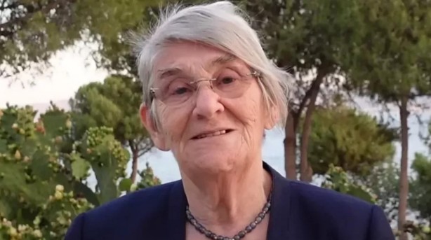 10 yaş gençleştiriyor! Canan Karatay, yere göğe sığdıramadığı besini açıkladı