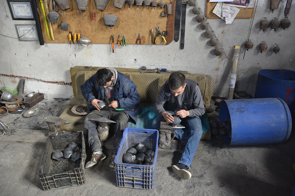 Foto - 10 yaşında başladı, yurt dışına açıldı! Manisalı zanaatçı taleplere yetişemiyor