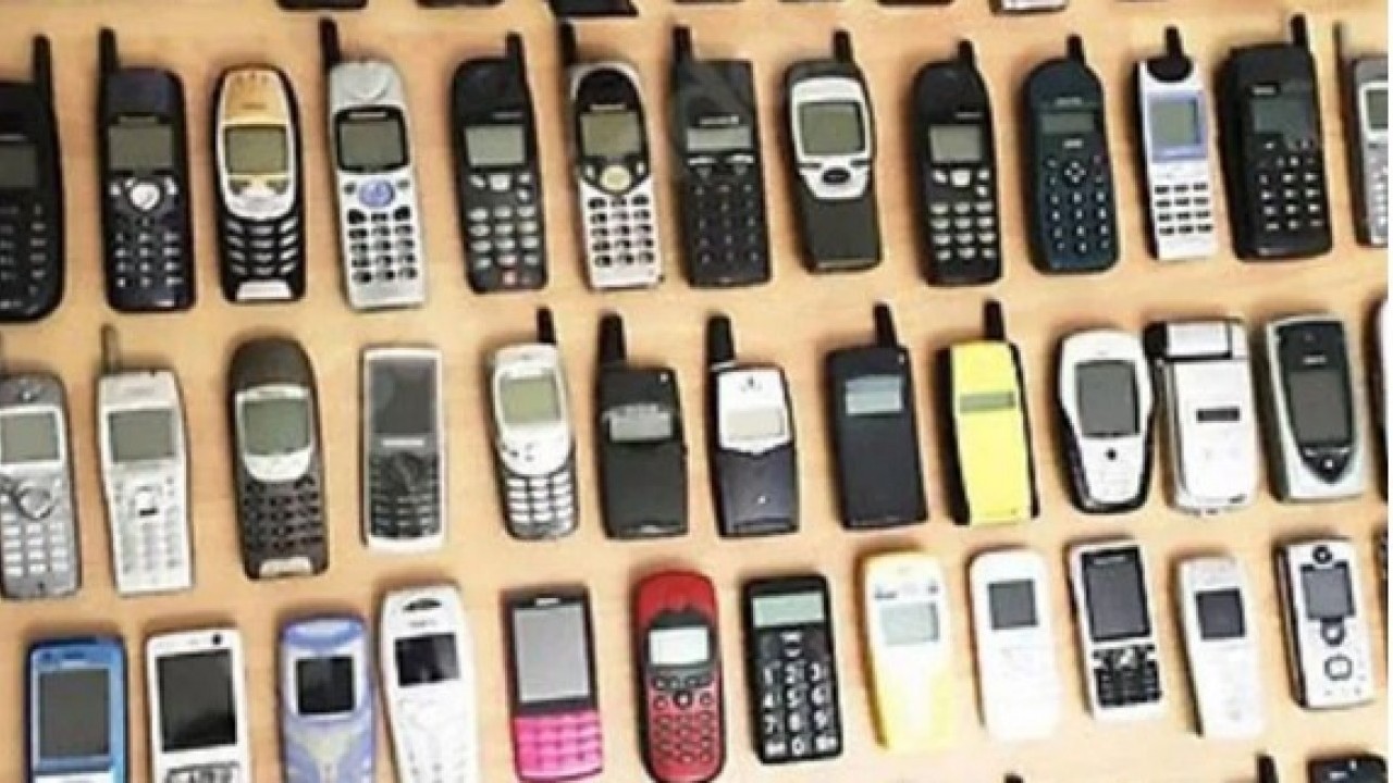 Foto - 10 yıl boyunca kaybolan telefonları topladı, sonunda şaşırtıcı bir sır ortaya çıktı!