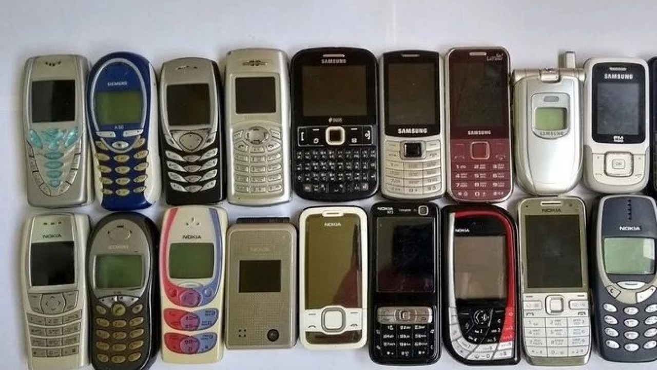 10 yıl boyunca kaybolan telefonları topladı, sonunda şaşırtıcı bir sır ortaya çıktı!