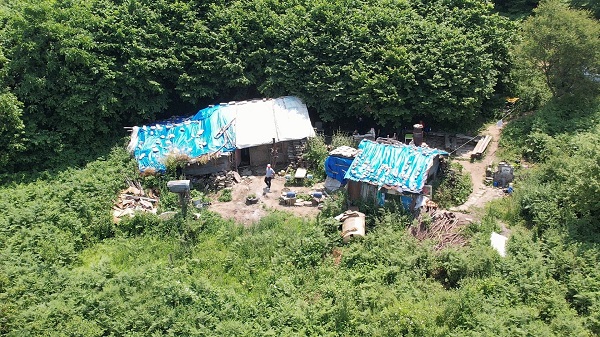 Foto - 10 yıldır dağda tek başına yaşıyor