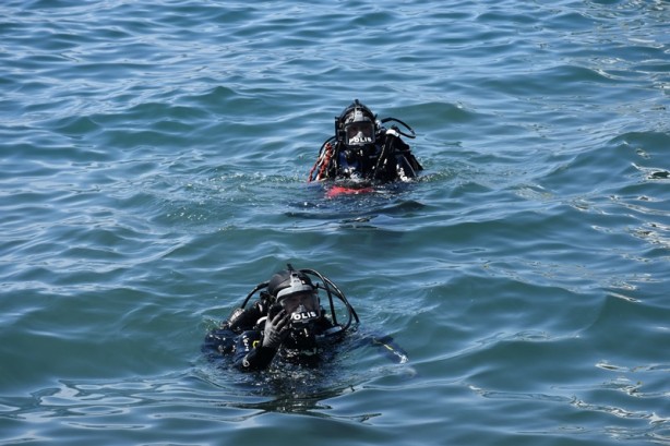 Foto - 100 küçük su şişesi izmarit toplandı! Denizde ve plajda temizlik