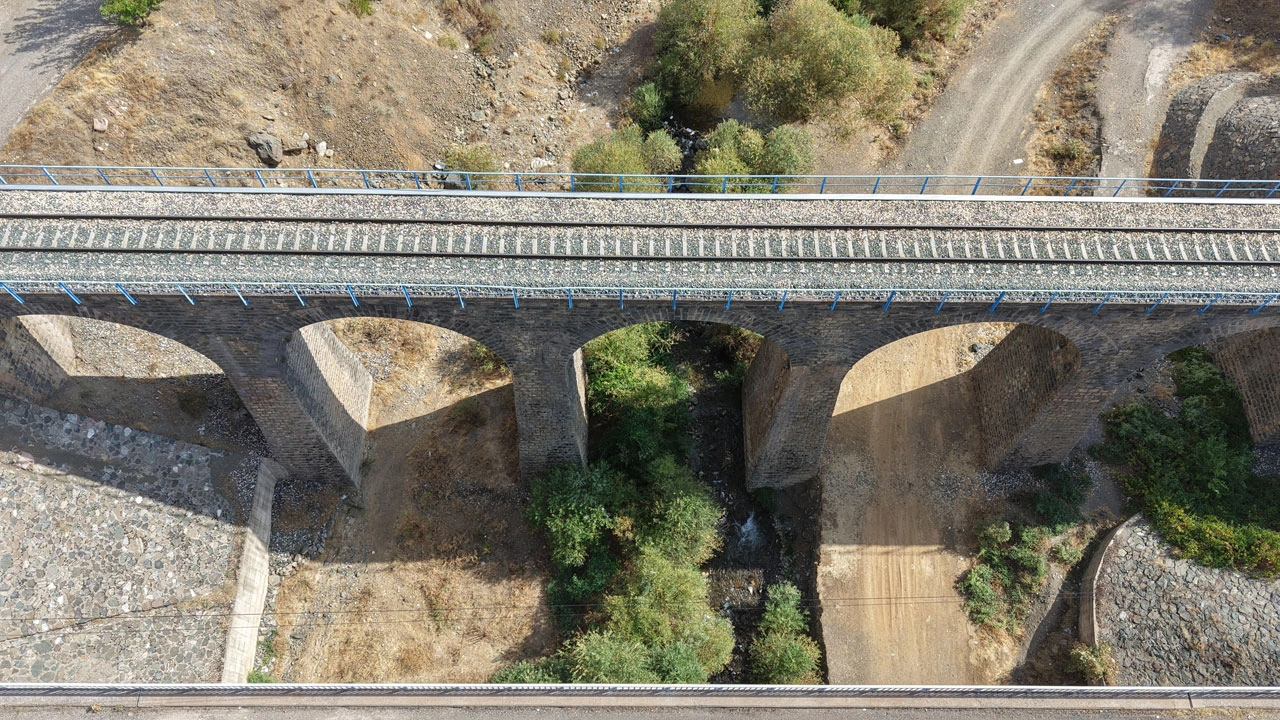 Foto - 100 metrede dört çağ! Palu’daki köprüler tarihe meydan okuyor