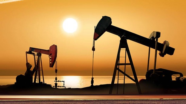 '100 milyon tonu aşkın rezerve sahip petrol bulduk' diyerek ilan ettiler! Bölgeden petrol fışkırıyor