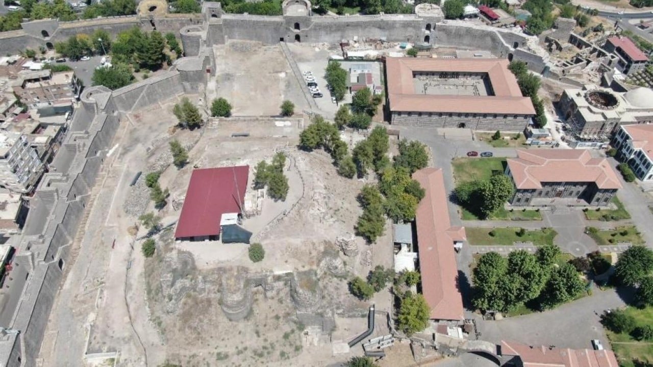 100 senedir toprak altındaydı