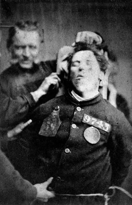 Foto - 100 yıl sonra ortaya çıktı! Akıl hastanelerinin tüyler ürperten kareleri