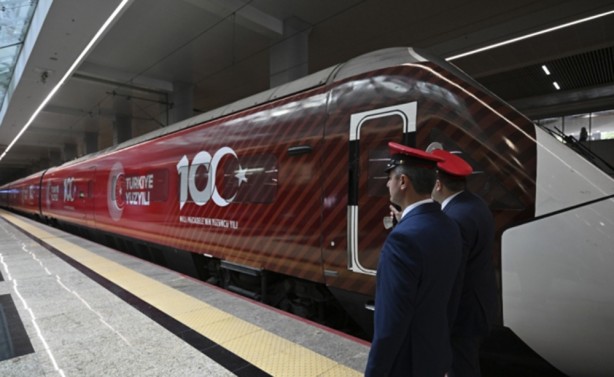 Foto - 100. yıla özel giydirildi! 409 yolcusuyla ilk seferine çıktı