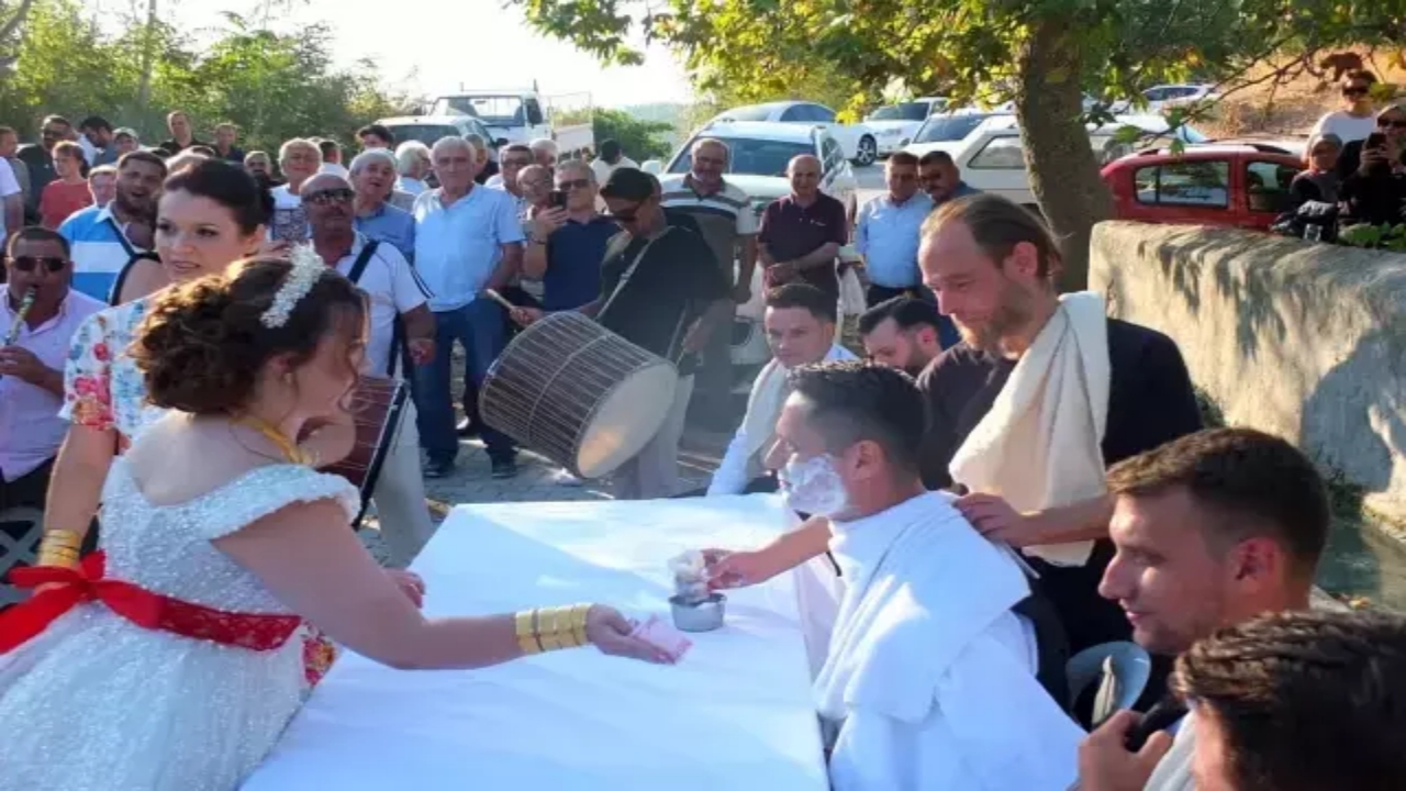 Foto - 100 yıllık düğün geleneği "pes" dedirtti! Bu saçmalıklar ne zaman son bulacak acaba?