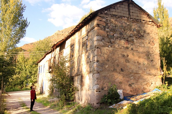 100 yıllık taş evde duygulandıran detay