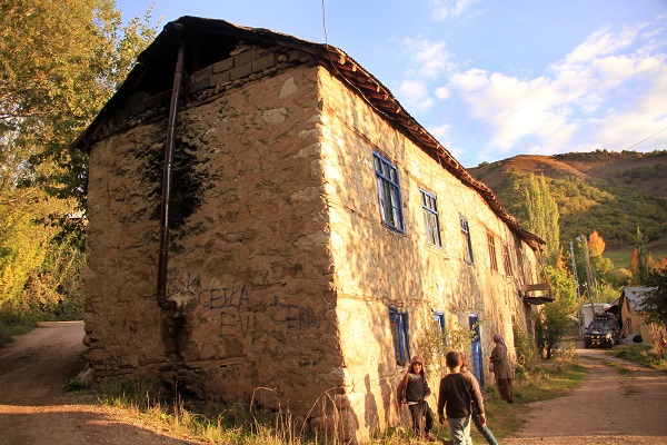 Foto - 100 yıllık taş evde duygulandıran detay