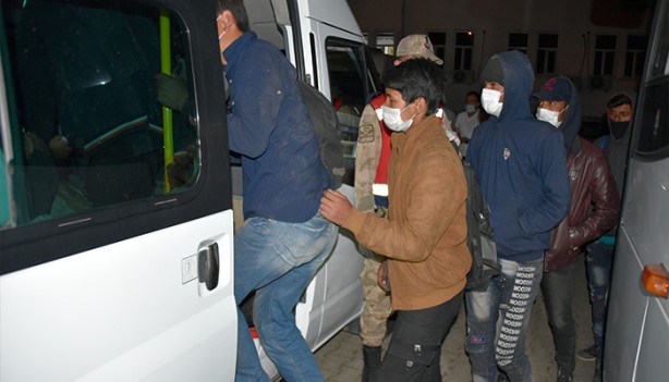 Foto - 101 düzensiz göçmen yakalandı