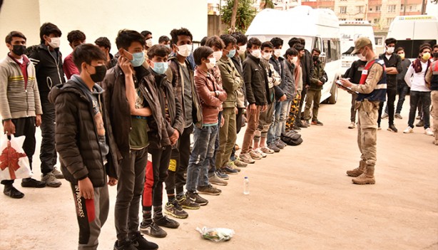 Foto - 101 düzensiz göçmen yakalandı