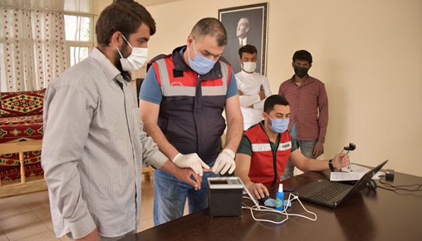 Foto - 101 düzensiz göçmen yakalandı