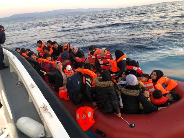 Foto - 104 düzensiz göçmen kurtarıldı