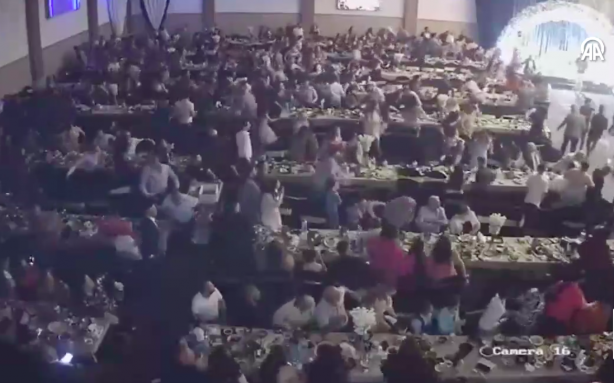 Foto - 107 kişi düğünde yanarak ölmüştü! O facianın kan donduran görüntüleri ortaya çıktı! İşte yangının çıkış anı