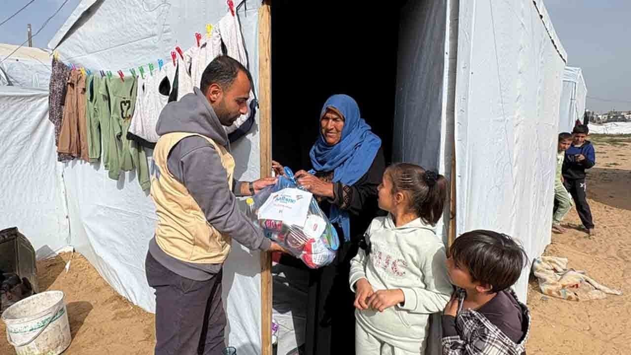 Foto - 1096 gündür mazlumun yanındalar: Yetim Vakfı’ndan Gazze’ye 10 milyon dolarlık yardım